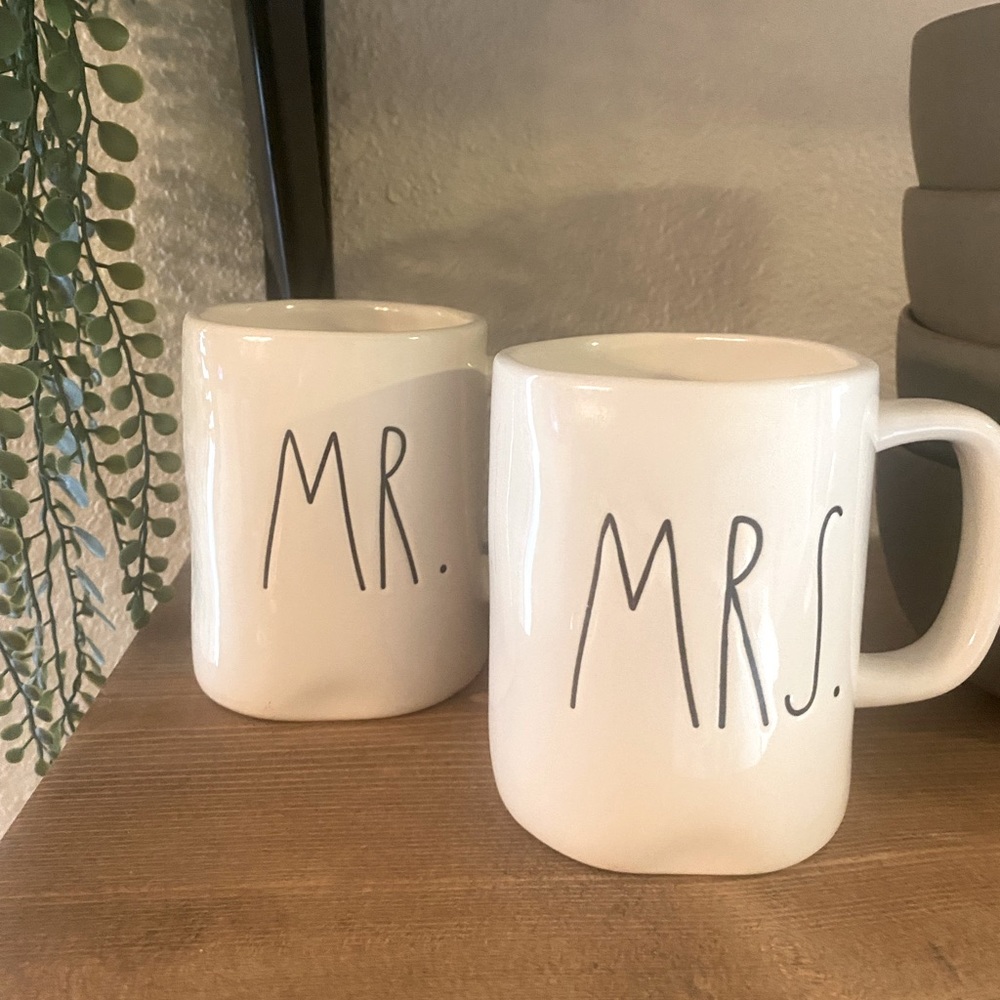 Rae Dunn set of Mr & Mrs coffee mugs